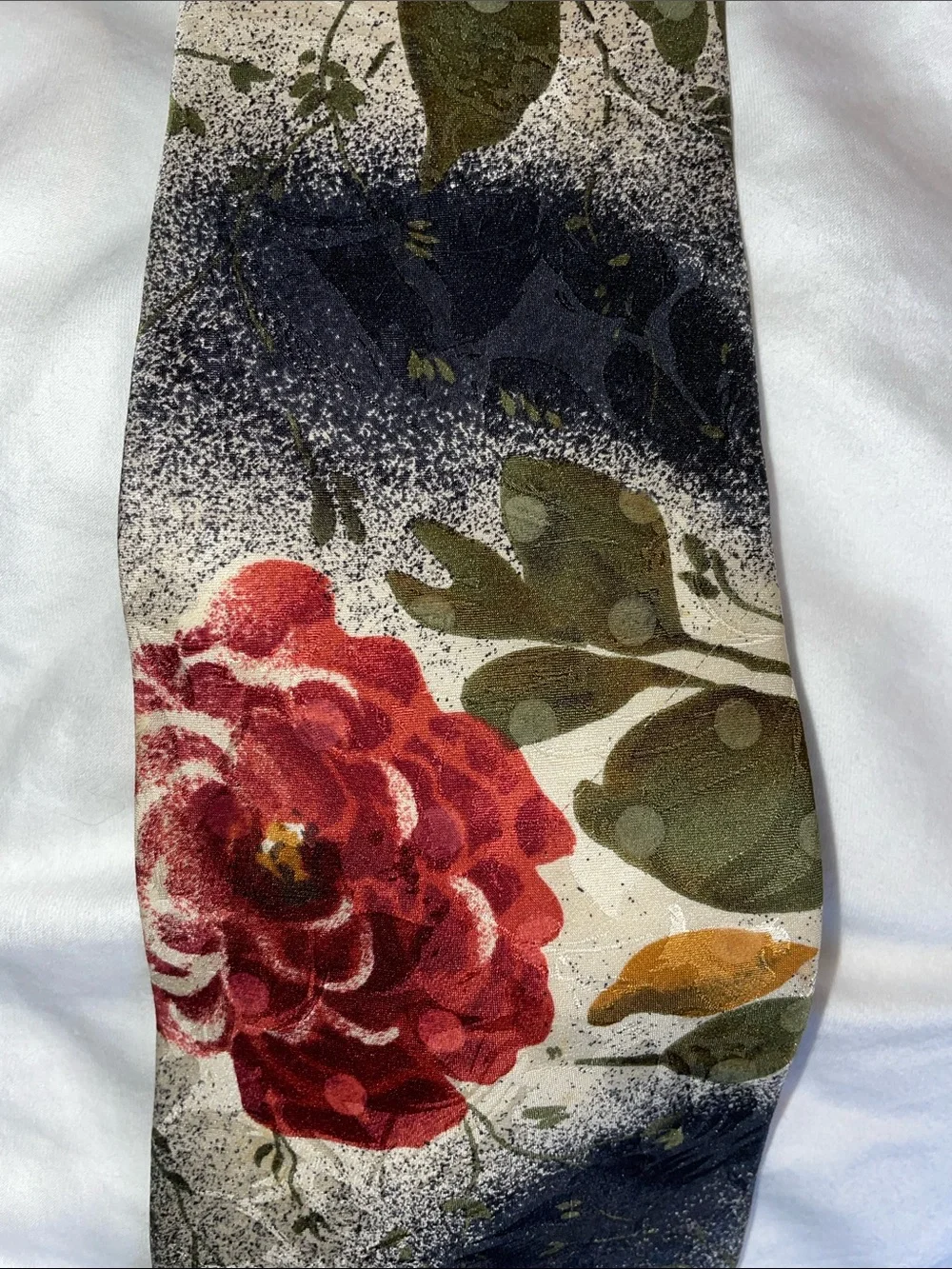 Stuart Hughes tie, floral Spray Pattern Tie - Red Rose on Cream. GRT CRAFTY!!